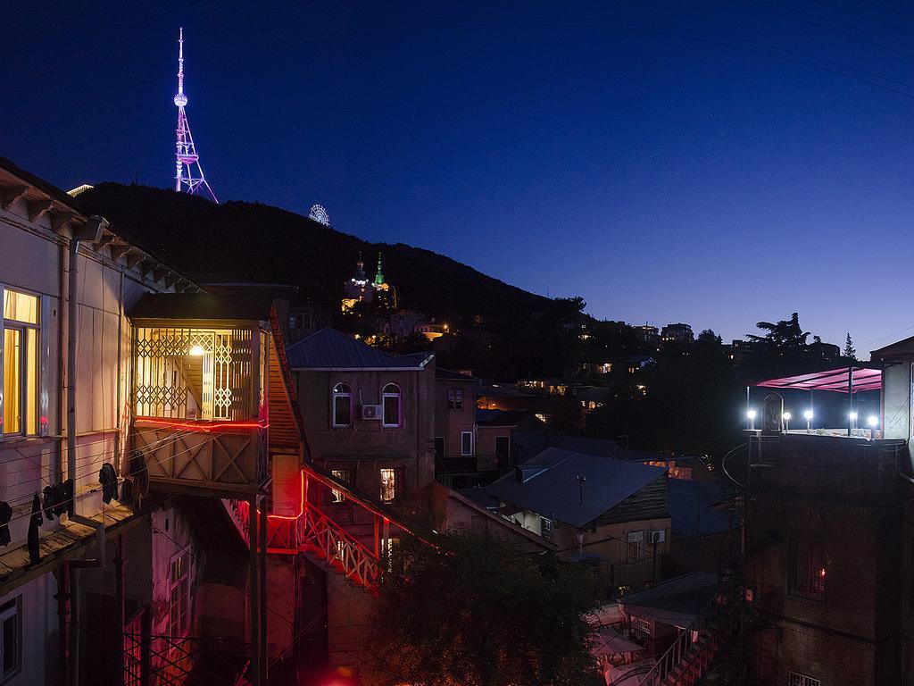 Griboedov Hostel & Suites Tbilisi Exterior photo