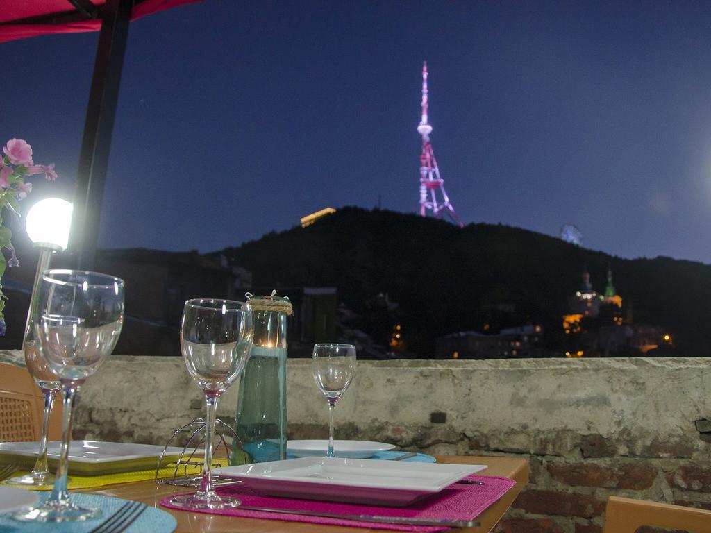 Griboedov Hostel & Suites Tbilisi Exterior photo