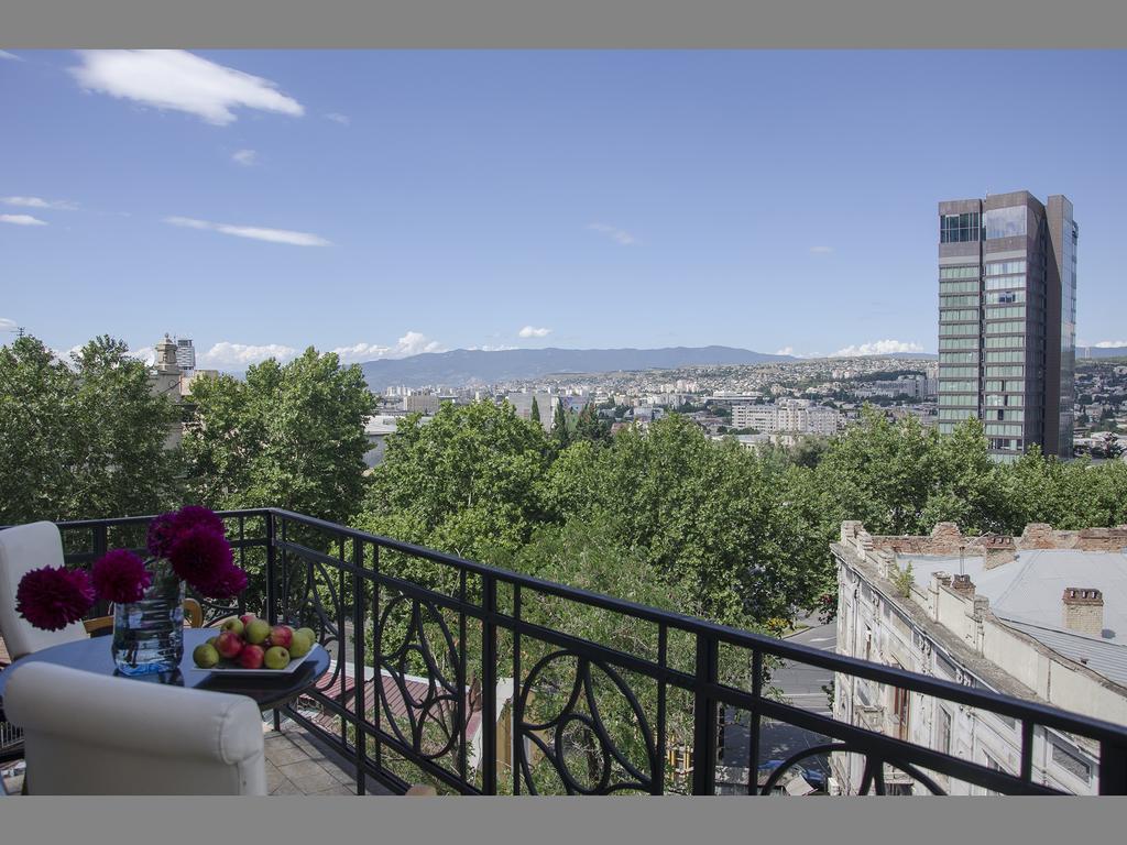 Griboedov Hostel & Suites Tbilisi Exterior photo