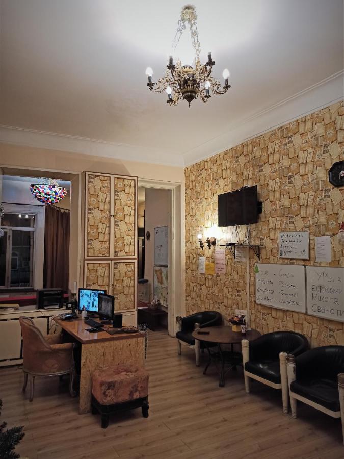 Griboedov Hostel & Suites Tbilisi Exterior photo